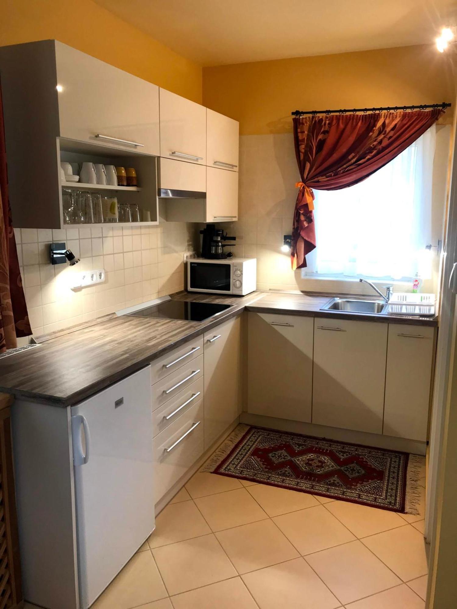 Tamasi Villa- Nyaralohaz Balatonkeresztúr Exteriör bild