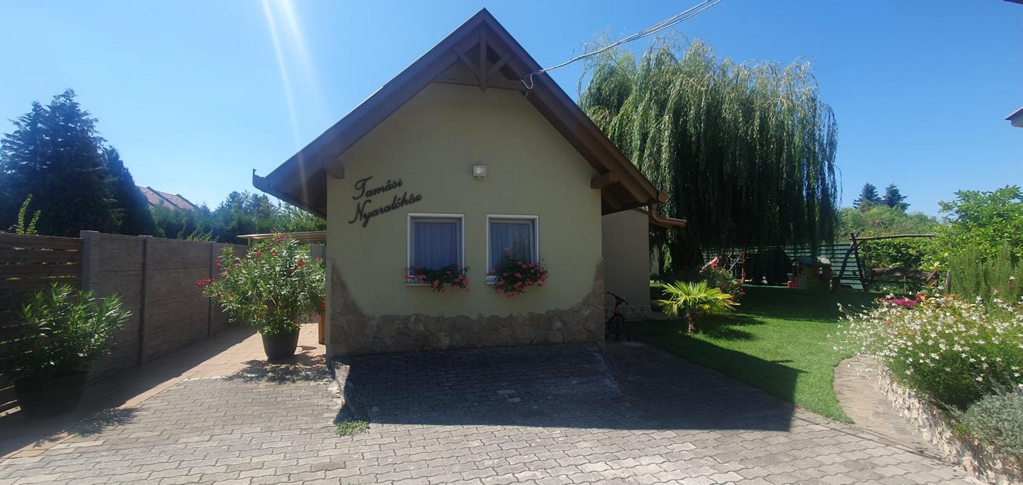 Tamasi Villa- Nyaralohaz Balatonkeresztúr Exteriör bild
